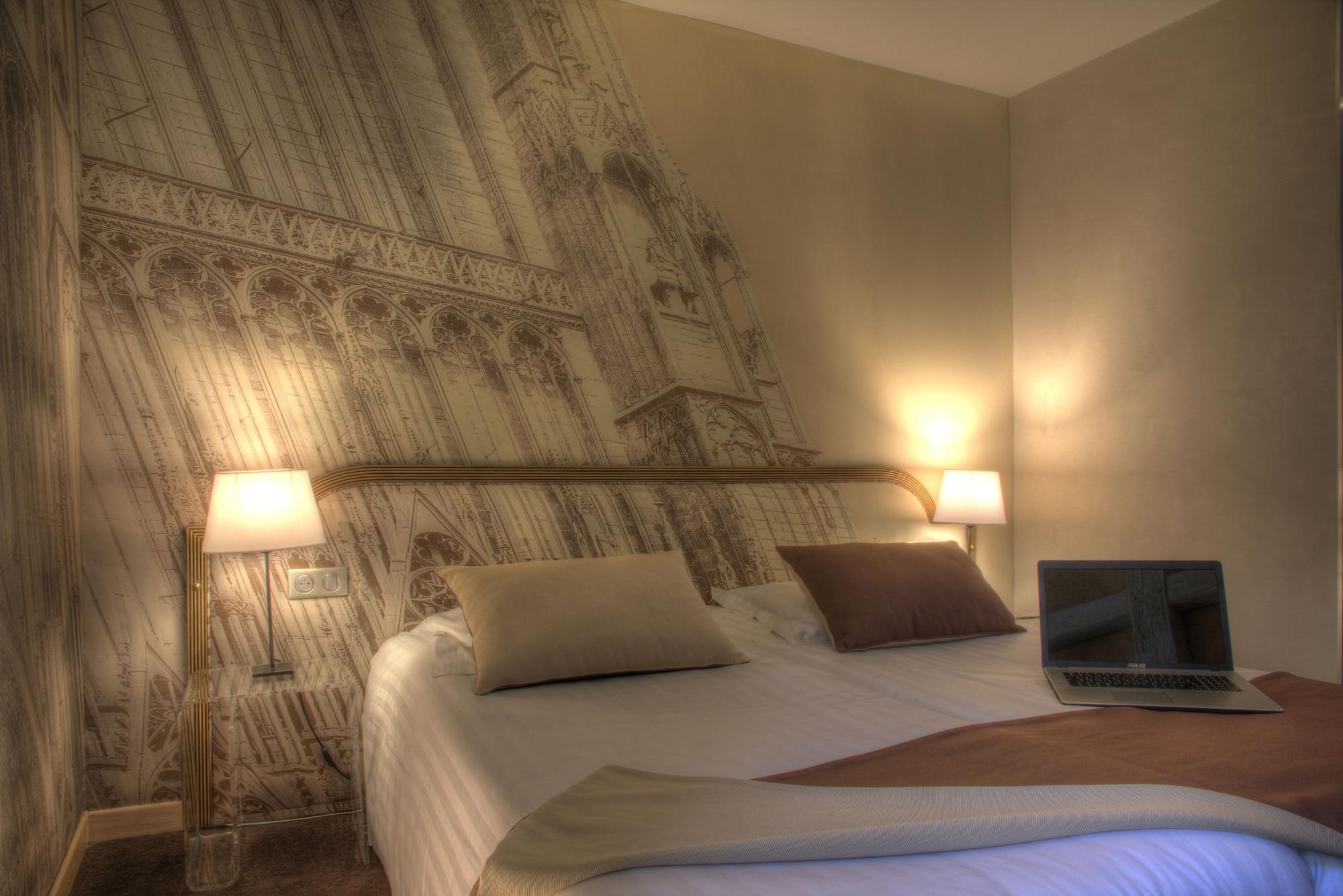 Hotel Cathedrale Strasbourg Bagian luar foto